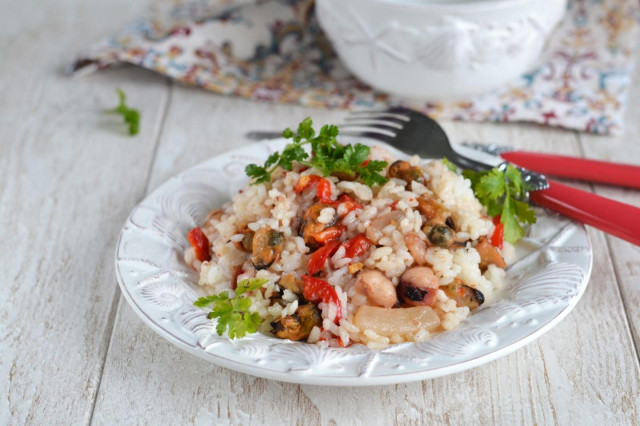 Rice with seafood