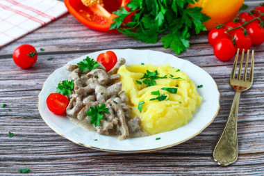 Beef stroganoff with sour cream