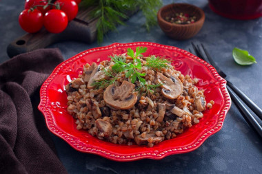 Buckwheat with mushrooms and onions