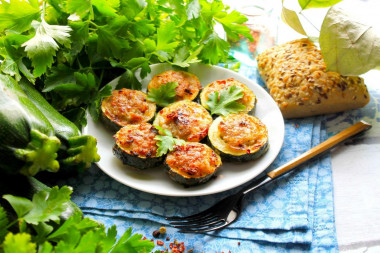 Zucchini with minced meat in a frying pan