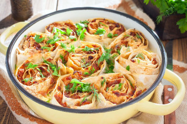 Lavash pie with cabbage