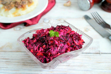 Beetroot and carrot salad with cheese