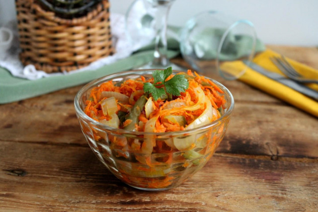 Salad with carrots and pickles