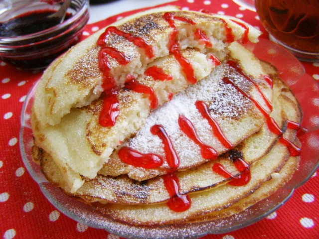 Pancakes on semolina with yeast