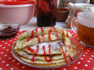 Pancakes on semolina with yeast