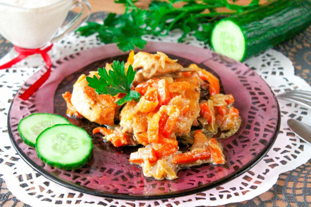 Stewed chicken in a frying pan