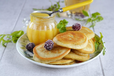 Pancakes on water without yeast fluffy