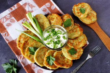 Zucchini pancakes on kefir