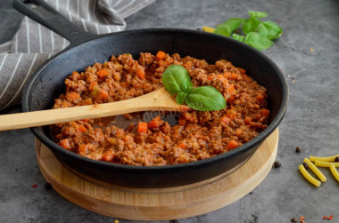 Bolognese sauce with minced meat