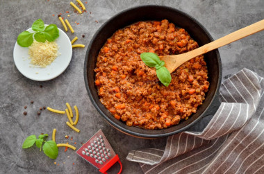 Bolognese sauce with minced meat