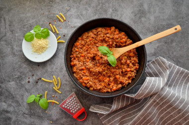 Bolognese sauce with minced meat