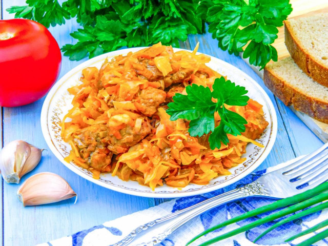 Delicious solyanka of fresh cabbage in a frying pan