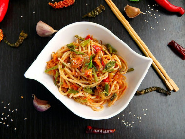 Teriyaki noodles with vegetables