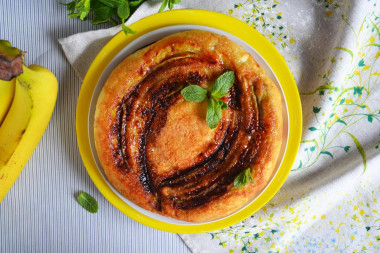 Banana pie in a frying pan