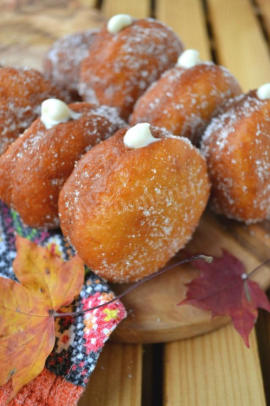 Donuts with custard