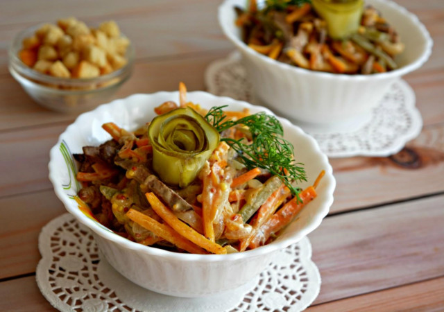 Salad with liver cucumbers and carrots