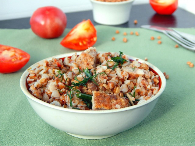 Buckwheat porridge with meat