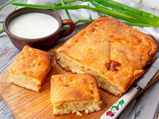 Aspic pie with cabbage and egg