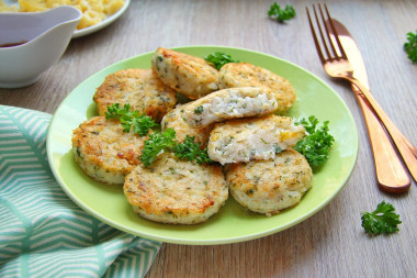 Fish cutlets with rice