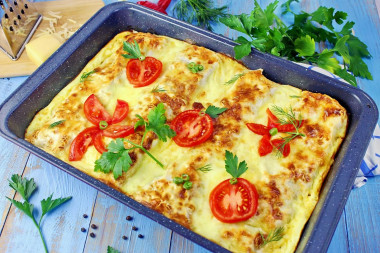 Lavash meat pie with minced meat and cheese in the oven