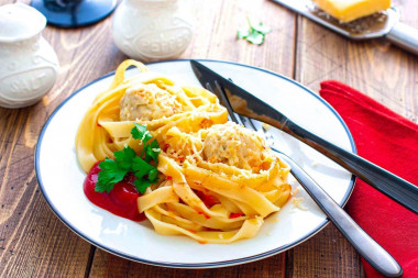 Nest noodles with minced meat