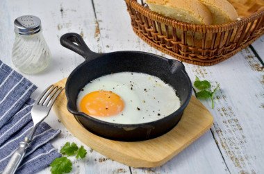 Fried eggs in the oven