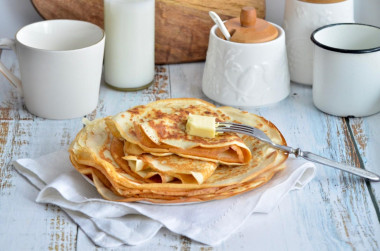 Custard pancakes on kefir and boiling water