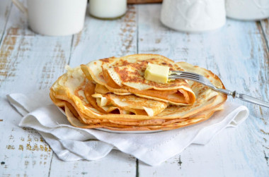 Custard pancakes on kefir and boiling water