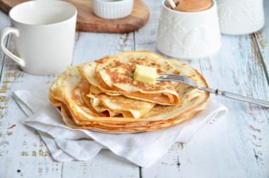 Custard pancakes on kefir and boiling water