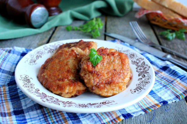 Cutlets with milk and bread from minced meat