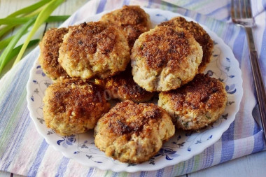 Minced meat cutlets with semolina