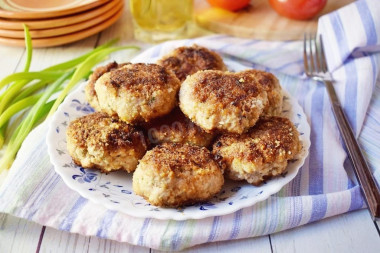 Minced meat cutlets with semolina