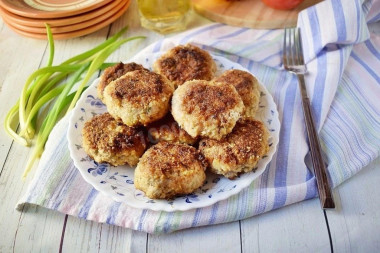 Minced meat cutlets with semolina