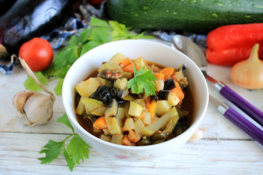 Stewed vegetables with eggplant and zucchini