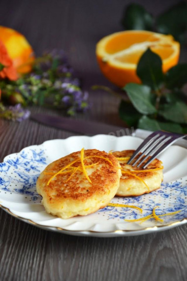 Pancakes with cottage cheese on kefir