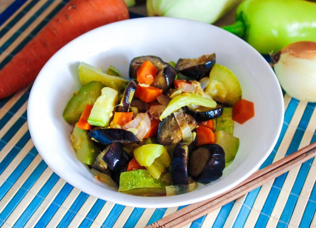 Vegetables in sweet and sour sauce in Chinese