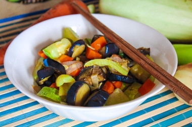 Vegetables in sweet and sour sauce in Chinese