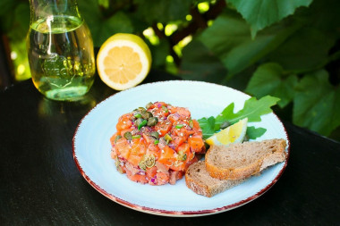 Salmon tartare