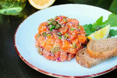 Salmon tartare