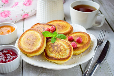 Pancakes on kefir in a frying pan are lush