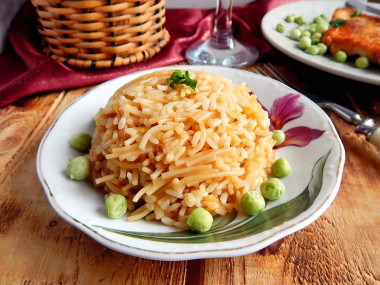 Turkish rice with noodles