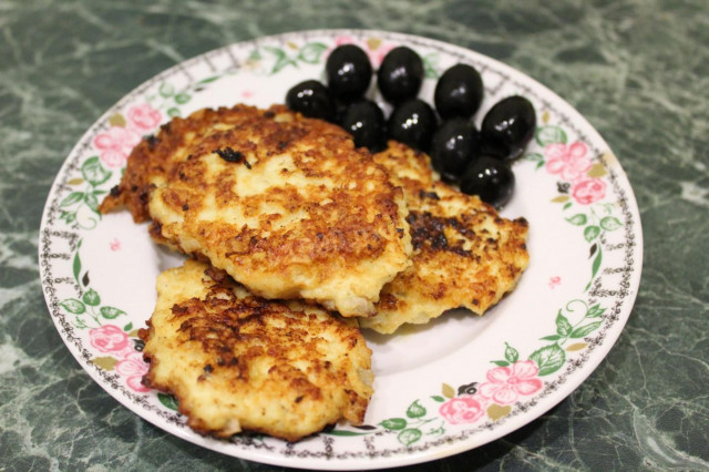 Minced chicken cutlets with oat flakes