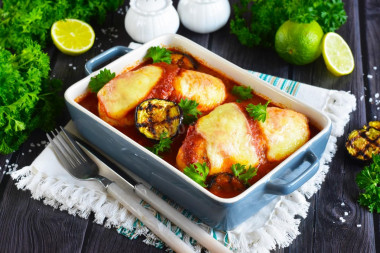 Chicken breasts with eggplant in the oven