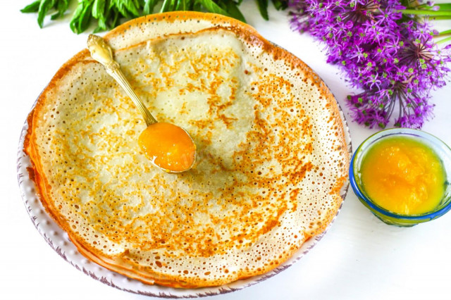 Fishnet pancakes on kefir