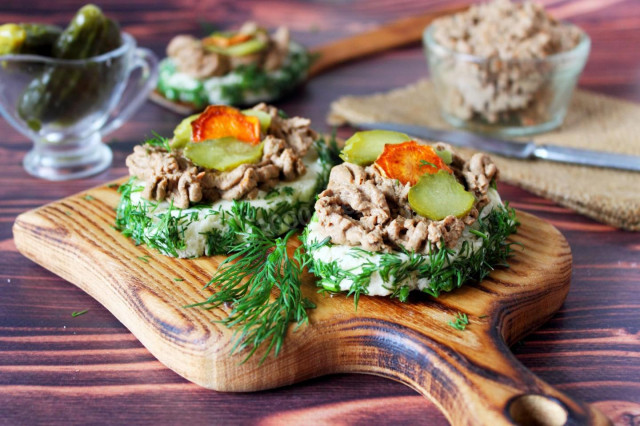 Sandwiches with liver paste for the festive table