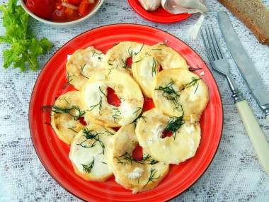 Zucchini in sour cream with garlic