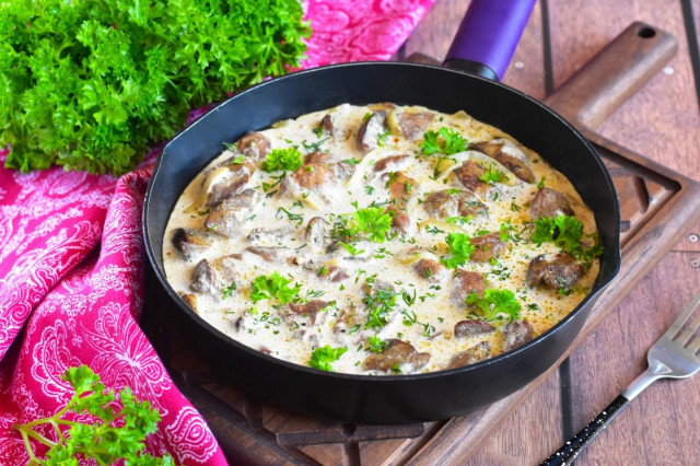 Chicken liver in cream