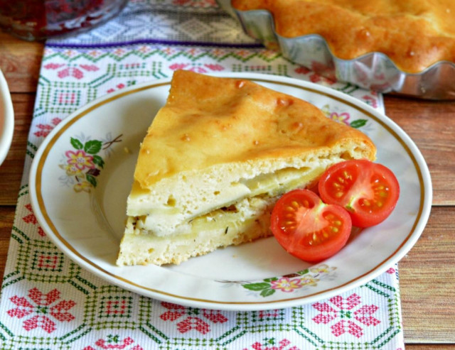 Potato and onion pie in the oven