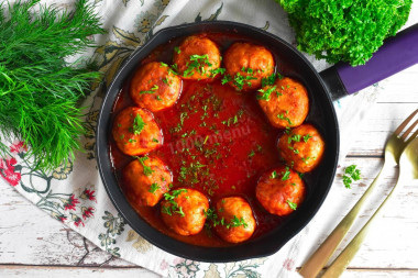 Meatballs without rice in a pan with gravy