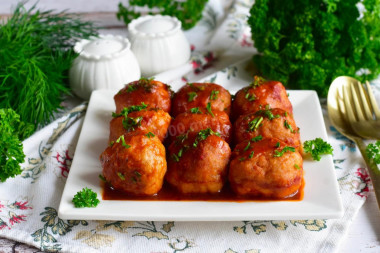 Meatballs without rice in a pan with gravy